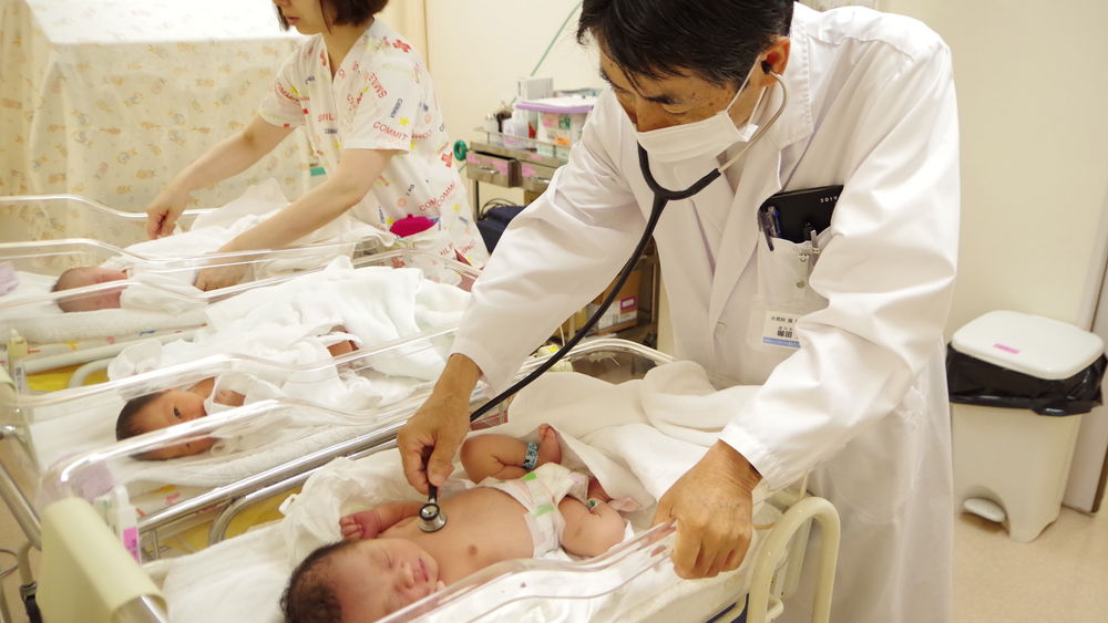 整形外科、小児科医師による新生児診察
